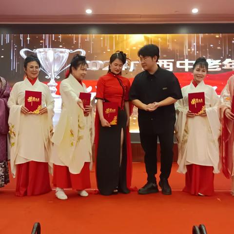 来宾市兴宾区老年大学开学第一周