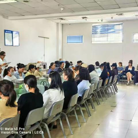 公交公司开展女职工“七进”宣讲活动