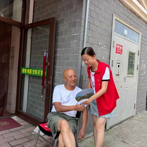 开展“门前四包”巡查，共促营商环境