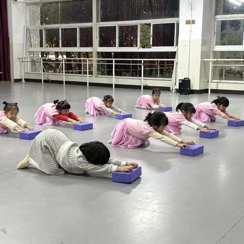 筑梦  舞蹈启蒙班 第9周