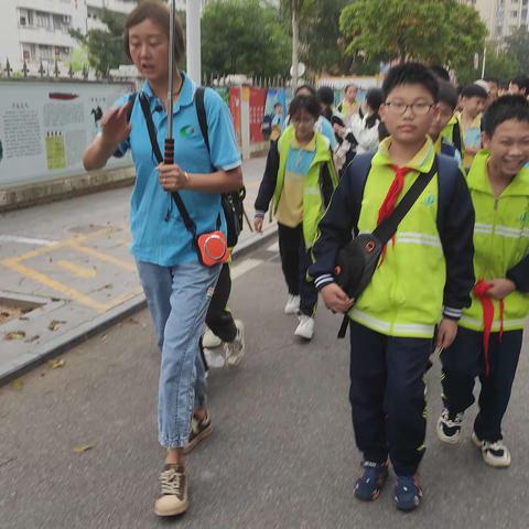 走红色路线，做有志少年            ——茂南第一小学六（1）中队研学活动