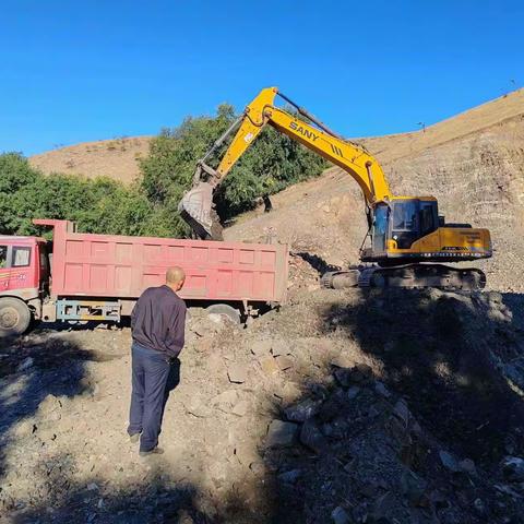 筑好田间“小路”，铺就乡村振兴“大道”
