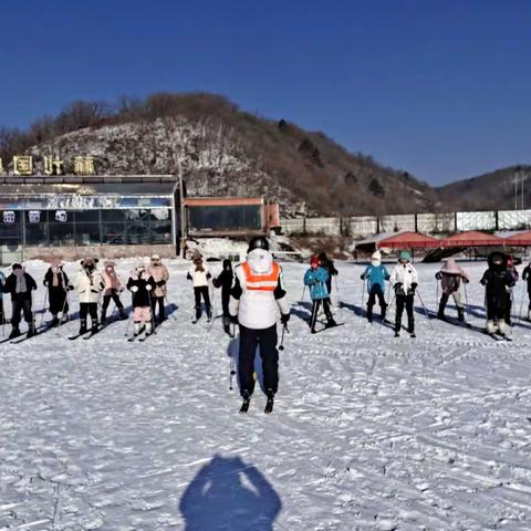 同筑冰雪梦，圆梦向未来——四平市二马路小学校冰雪体育课纪实