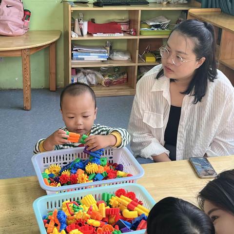 豆豆班苏子越的幼儿园成长记录