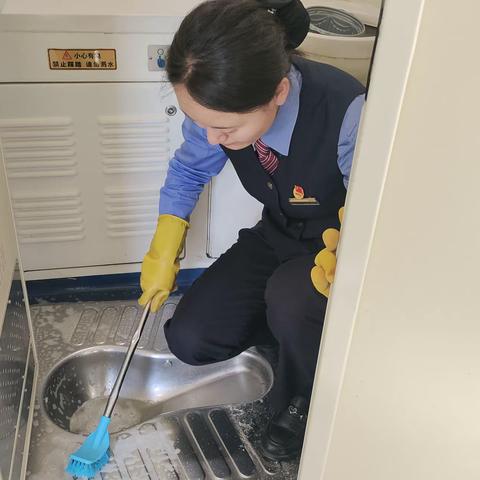 列车服务专项整治  我们在行动