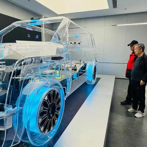 金秋话重阳 银龄探科创--河南省税务局组织机关老干部参观郑州比亚迪分公司