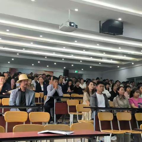 家校共育，成就未来 ——兰州新区第二初级中学八年级家长会