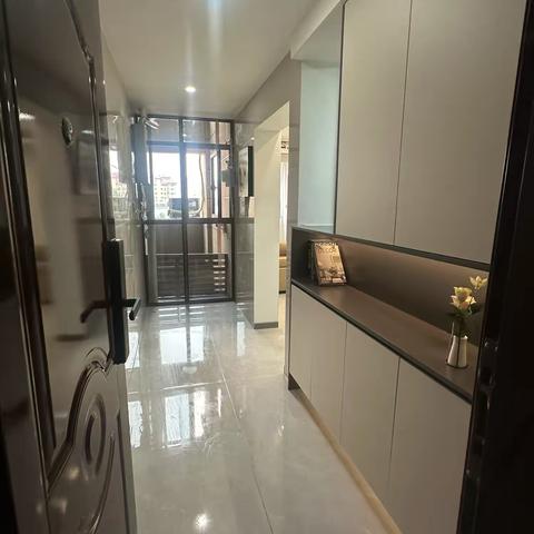 ❤️❤️旺达铭苑5F 3/2/2 全新精装 全屋定制 名牌家电 中央空调 产权79 报价51.8万☎️v6981 v65595