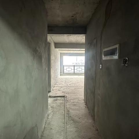 ❤️鑫龙湾7F 4/2/2 产权120平 清水 带大衣帽间 65.8万 有证 v6981  v65595 另外还有多套