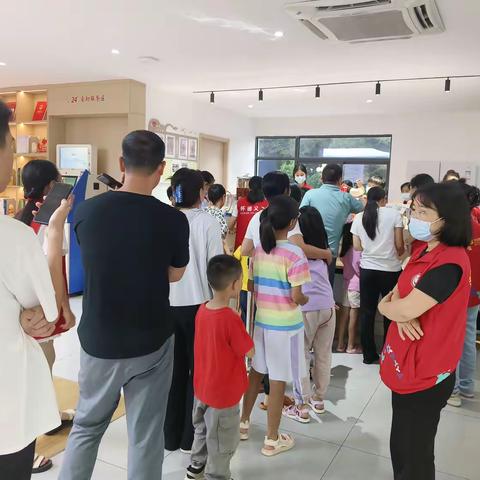 怀德社区“暖心水吧”爱心义卖活动（第五场）