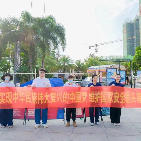 吉阳区委政法委在蓝海购物广场开展扫黑除恶 反邪教普法宣传活动