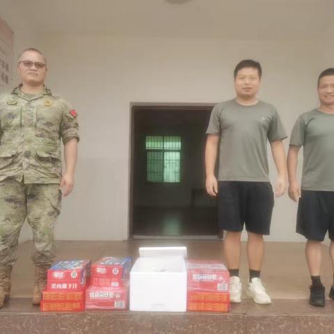 新村镇人武部组织开展“八一”慰问活动