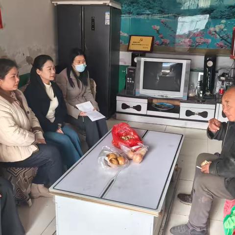 暖心走访送真情 ‍          一一重点帮扶学生家访活动