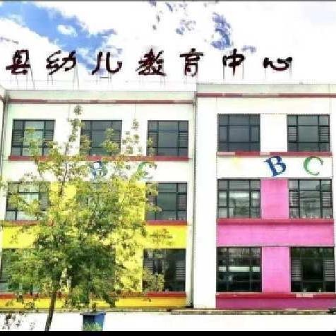 簪花绘爱，情暖“三八”—幼教中心一分园大二班主题活动