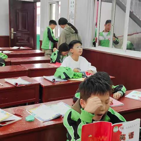 万金镇新世纪小学-英语课堂实录