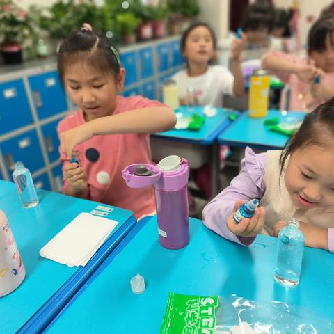 少华街小学一年级STEM科学课程剪影