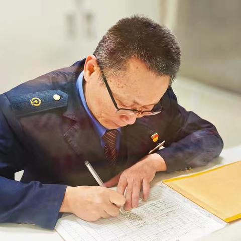 岗位变了 初心未改 ——T380老党员董艳丰的行李守护记