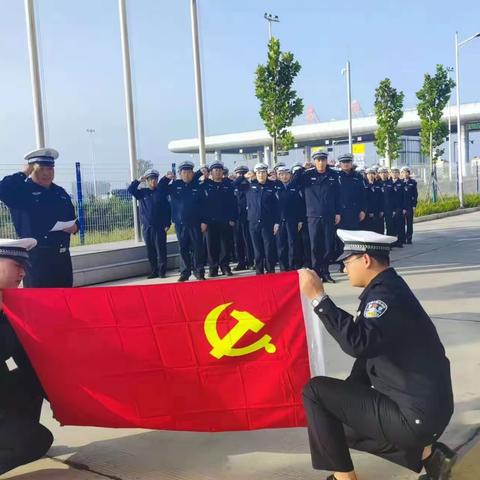 国庆中秋双节，高速交通警察的坚守