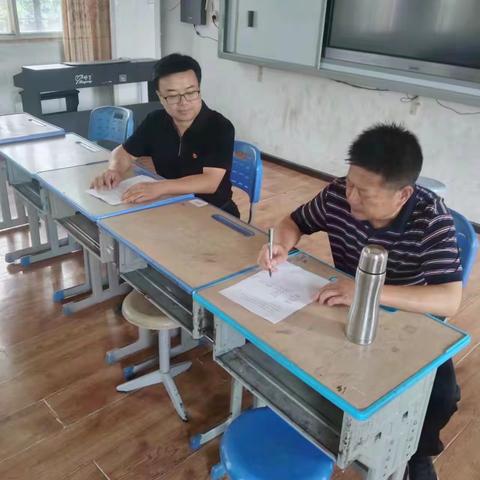 抓管理，强素质—何店镇浪河小学教辅材料专项整治在行动