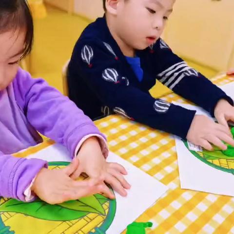 【 吉林省省直机关第三幼儿园】小四班幼儿精彩互动集锦 四月