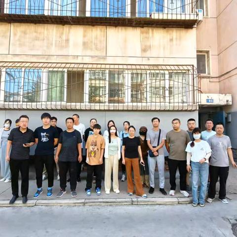 【争一流 当冠军】工业街街道朝阳街第一社区开展“清理杂物，清洁家园”创城行动