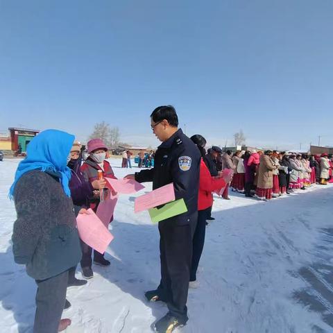 巾帼绽芳华 法治护权益 —司法所开展"三八"妇女节法治宣传活动