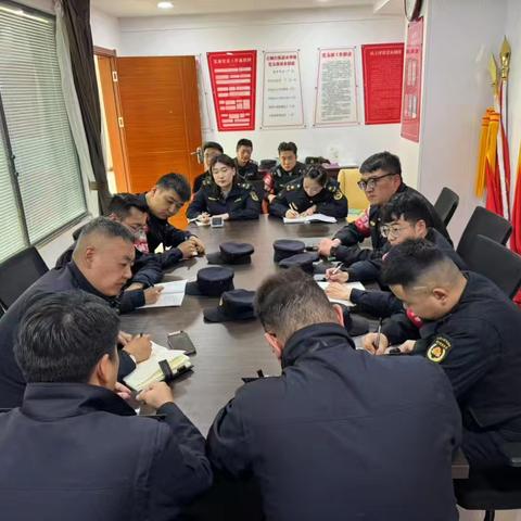 利剑出鞘迎五一 城管聚力护市容