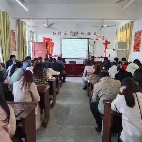 分析知不足，力行不懈扬帆行—期中考试分析会