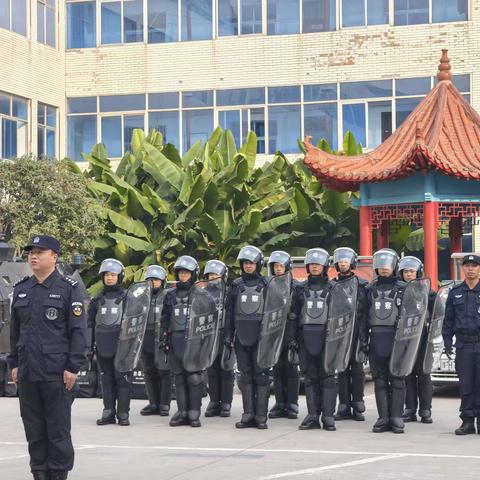 警幼零距离  警心暖童心