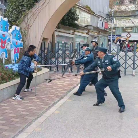 警校联动   用爱护航