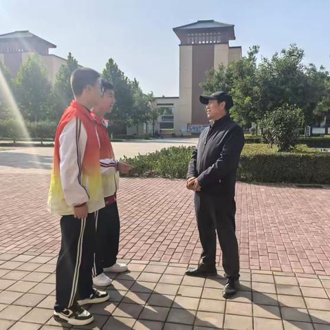 家校共育青云志，静待花开繁似锦——临漳县邺城中学高一年级家长会