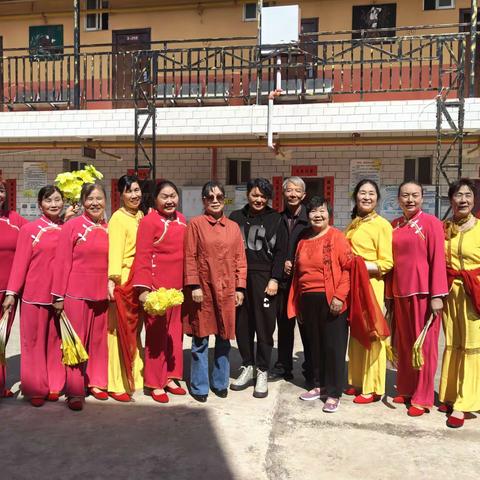 慰问演出展风采 敬老院内显温情