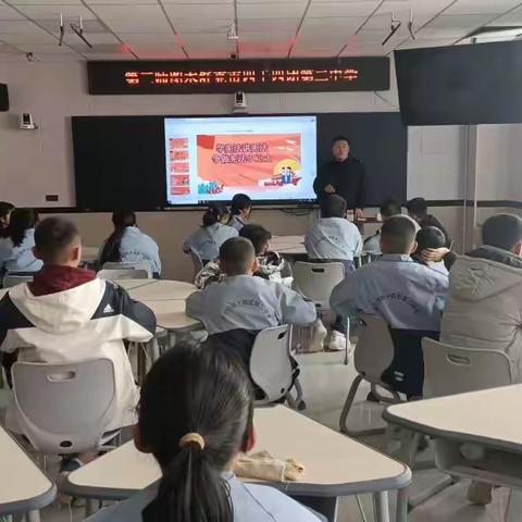 法治教育进校园    安全教育伴成长