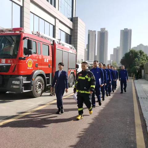 天台八路消防救援站开展高层建筑灭火救援业务骨干驻厂轮训工作