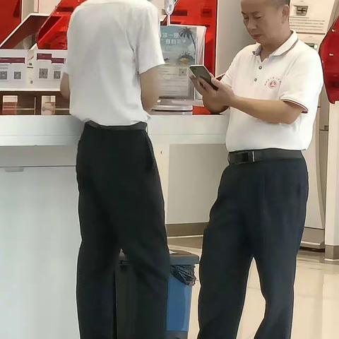 服务明星——潘仲平