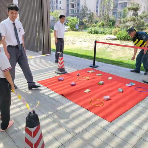 城南街道启明社区联合剑桥城物业开展“套住快乐  留住童年”六一欢乐套圈活动