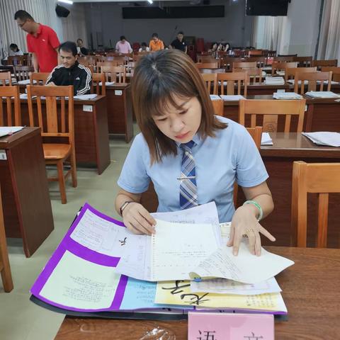 学习奋进正当时 不负韶华不负己 ——信宜市第三中学高二级部常规教学检查