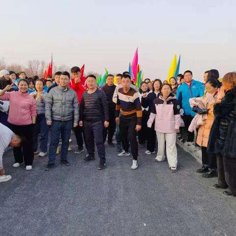 跑热血青春，承红色基因——托克逊县第一中学教职工冬季长跑比赛圆满落幕