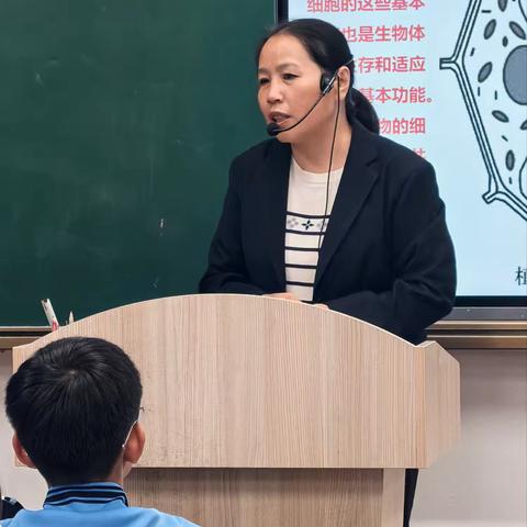 用爱与责任托起学生的未来 ——致远实验学校初中部优秀教师杨艳芹