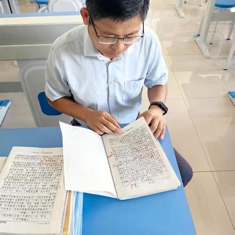 以查促教，以评提质 ——致远实验学校初中部教师业务材料检查纪实