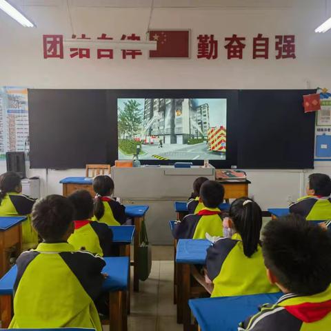 让“生命通道”畅通无阻——丰润区白官屯镇白官屯中心小学消防安全教育活动纪实