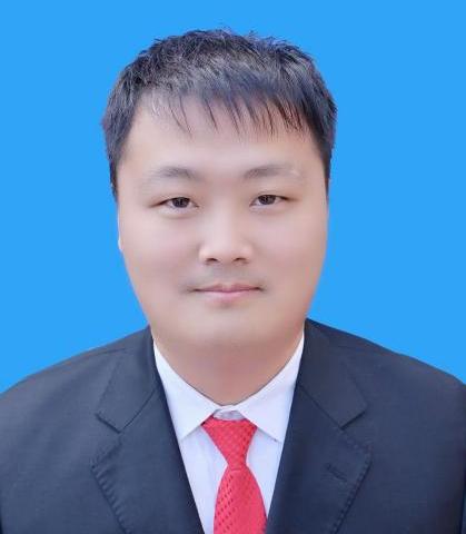 【0610】 与子同跑千般爱 以体树人万里行 ——记赤眉一初中慧德教师谢鹏程