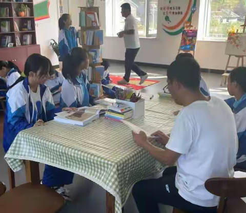 那尔轰镇少年宫哲学书屋 洗涤心灵的知识殿堂 温暖人心的精神驿站