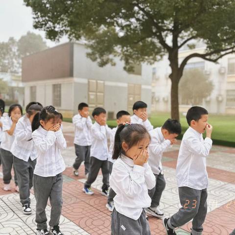 生命扬风帆 筑牢安全线丨安吉县外国语学校109班开展安全疏散演练