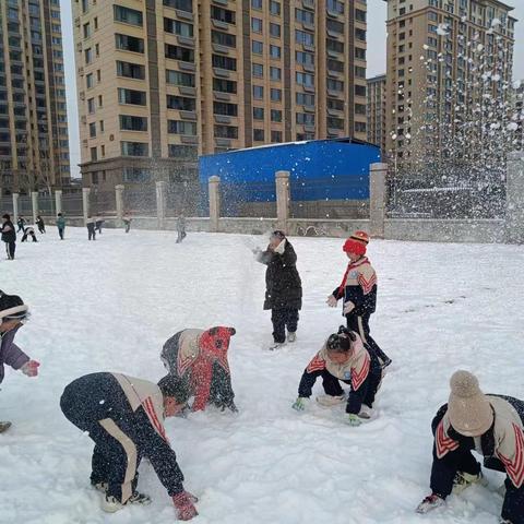 天降瑞雪，激情校园———王禅路小学组织学生打雪仗