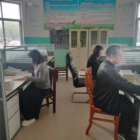 思维碰撞，共筑数学教学新高度                ——华堡镇中学数学组集体备课活动