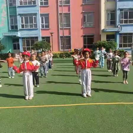 【四幼动态】欢乐六一，多彩童年——灵武市第四幼儿园大二班升旗仪式