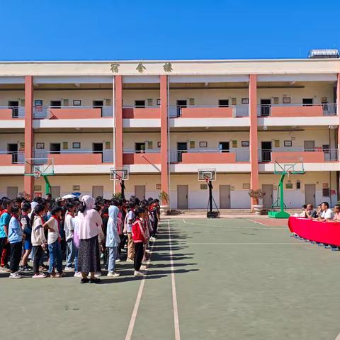 新合小学国庆节放假通知（9月29日）