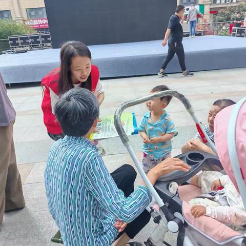 吴家堡街道勤俭路南社区开展垃圾分类宣传活动