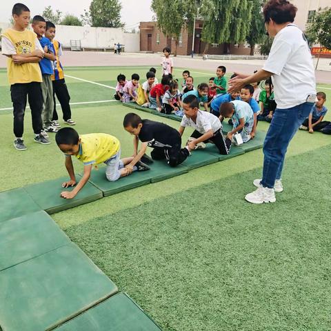 运动展风采 团结向未来——轮台县第八小学2024年全员运动会